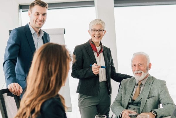 Transición estratégica con relevo interno